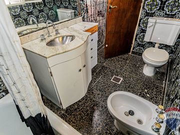 CASA EN VENTA 2 DORMITORIOS - LA PLATA