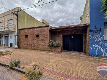 CASA EN VENTA 2 DORMITORIOS - LA PLATA