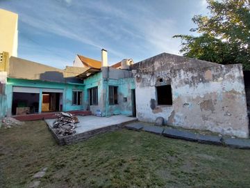VENTA LOTE/BLOCK 2 LOCALES Y VIVIENDA - QUILMES