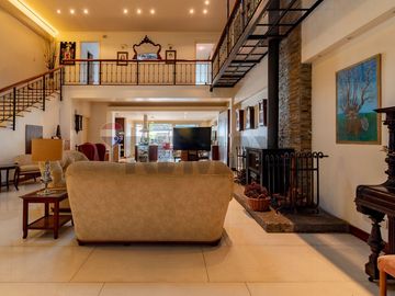 CASA CON JARDIN Y PILETA FINANCIA 100%!!