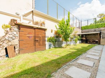 CASA CON JARDIN Y PILETA FINANCIA 100%!!