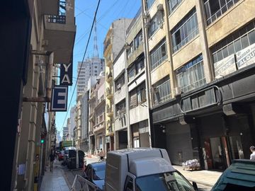 Depósito Estratégico / Galpón en Venta – Monserrat
