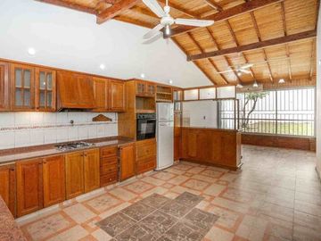 ALQUILER COMERCIAL PH PARQUE PARRILLA SIN EXPENSAS