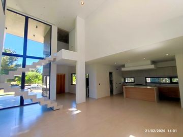 Casa Venta Costa Esmeralda 4 dormitorios piscina