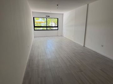 VENTA OFICINA  AL FRENTE  A ESTRENAR EN NUÑEZ