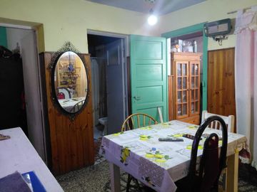 Venta Casa + 2 locales importantes Rodríguez centr
