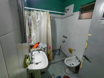 Venta Casa + 2 locales importantes Rodríguez centr