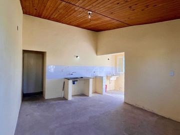Alquiler CASA un dormitorio - San Carlos Norte.-