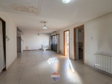 VENTA CASA  3 DORMITORIOS AV. SANTA ANA CORDOBA