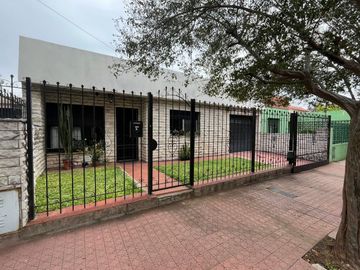 VENTA CASA 3 DORM +1 DEPTO BARRIO ROSEDAL CORDOBA