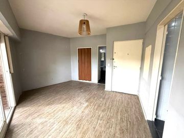 VENTA MONOAMBIENTE COLEGIALES C/BALCON FTE. PLAZA