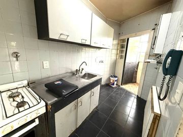 VENTA MONOAMBIENTE COLEGIALES C/BALCON FTE. PLAZA