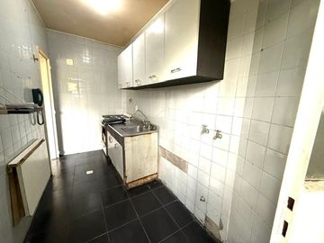 VENTA MONOAMBIENTE COLEGIALES C/BALCON FTE. PLAZA