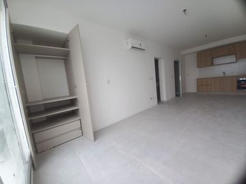 Venta mono ambiente con balcón en Villa Crespo