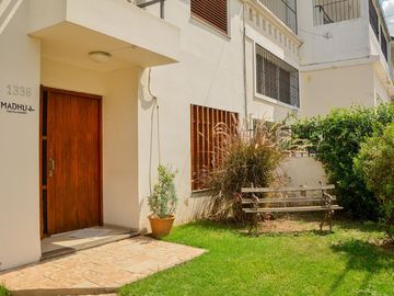 VENTA CASA BARRIO JARDIN 3 DORMIT 3 BAÑOS PILETA