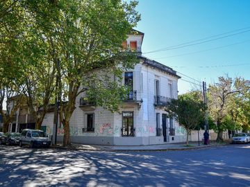 CASONA EN VENTA LA PLATA APTO COMERCIAL