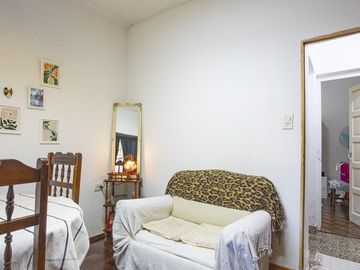 Casa al frente 2 dorm. Terraza y parrilla