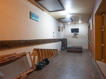 VENTA-PERMUTA-CASA 3 DORM-COCHERA-JARDIN-PILETA