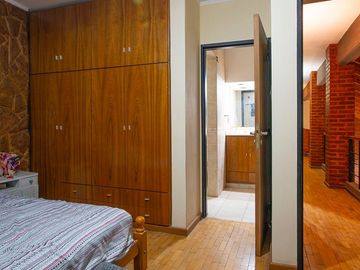 VENTA-PERMUTA-CASA 3 DORM-COCHERA-JARDIN-PILETA
