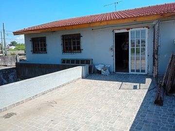 CASA 4 AMBIENTES VENTA MERLO