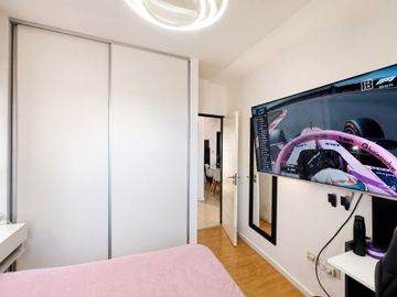 VENTA DEPTO 3AMB CASEROS CENTRO BALCON CON COCHERA