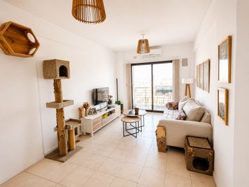 VENTA DEPTO 3AMB CASEROS CENTRO BALCON CON COCHERA