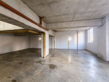 VENTA DEPTO 3AMB CASEROS CENTRO BALCON CON COCHERA