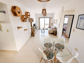 VENTA DEPTO 3AMB CASEROS CENTRO BALCON CON COCHERA
