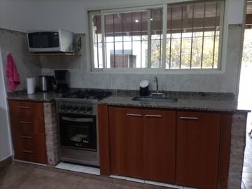 ALQUILER DEP. 3 AMB. CIUDAD JARDIN AMOBLADO