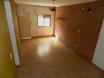 VENTA CASA 2 DORMITORIOS VILLA TESEI -APTO CREDITO