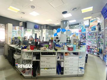 Local en Venta Esquina frente Plaza San Martín