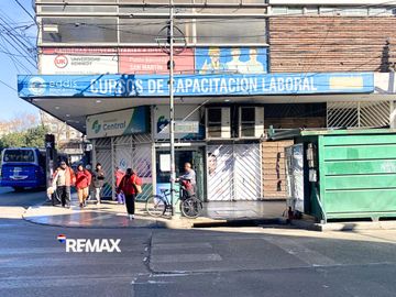 Local en Venta Esquina frente Plaza San Martín