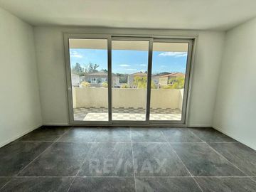 VENTA DPTO 2 amb 1er PISO SARAVI VILLAGE PILAR