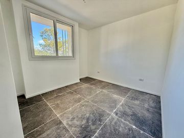 VENTA DPTO 2 amb 1er PISO SARAVI VILLAGE PILAR