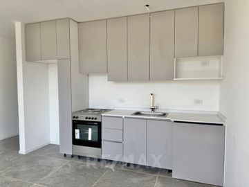 VENTA DPTO 2 amb 1er PISO SARAVI VILLAGE PILAR