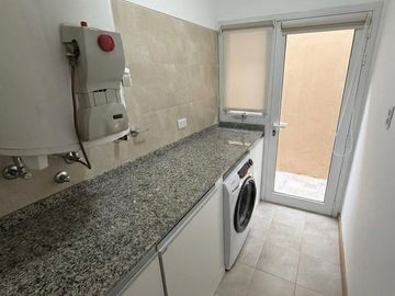 Se vende casa IMPECABLE,2 dorm,zona residencial VT