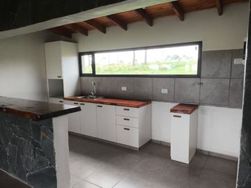 CASA A ESTRENAR EN VENTA VILLA YACANTO 2 DOR 3800m