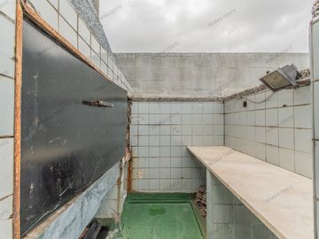 VENTA  DEPOSITO MAS CASA Y DEPTO CIUDADELA