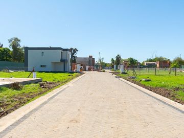 LOTE VENTA ITUZAINGO BARRIO CERRADO FINANCIA 372M2