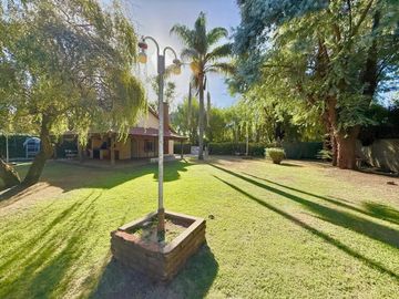 VENTA DE CASA CON PISCINA EN SAN MIGUEL DEL MONTE