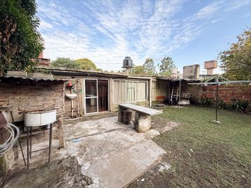 Casa 2 Dormitorios en Venta en Villa Elisa Patio