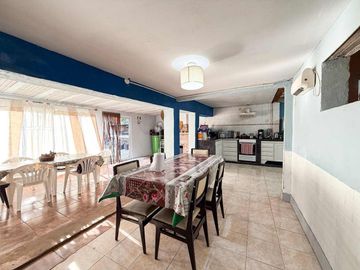 Casa 2 Dormitorios en Venta en Villa Elisa Patio