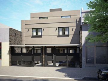 VENTA TRIPLEX 4 AMB. C/COCHERA, PARQUE Y PARRILLA