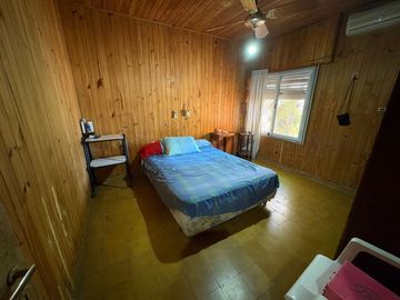 VENTA CASA 2 DORMITORIOS Y QUINCHO - B° 2 HERMANOS