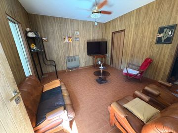 VENTA CASA 2 DORMITORIOS Y QUINCHO - B° 2 HERMANOS