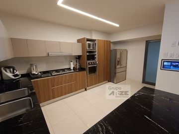 El mejor Departamento 202m2 3R 3B 6E en Central Park Bosque Real Huixquilucan