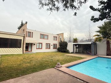 Casa en arriendo  en LO BARNECHEA