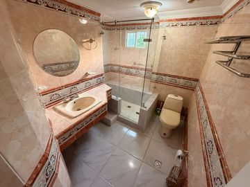 VENDEMOS APARTAMENTO EN CAPRI EN EDIFICIO
