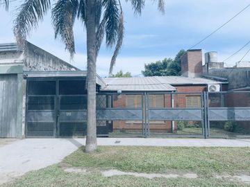 Se Vende casa a metros de Aristobulo del Valle