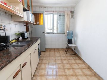 DOS CASAS EN UNA - A MTS DE AV LOPEZ Y PLANES